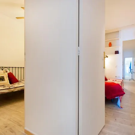 Appartement Oiza Castle 24 At Beach, Wifi And Aircon