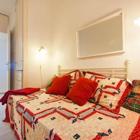 Appartement Oiza Castle 24 At Beach, Wifi And Aircon